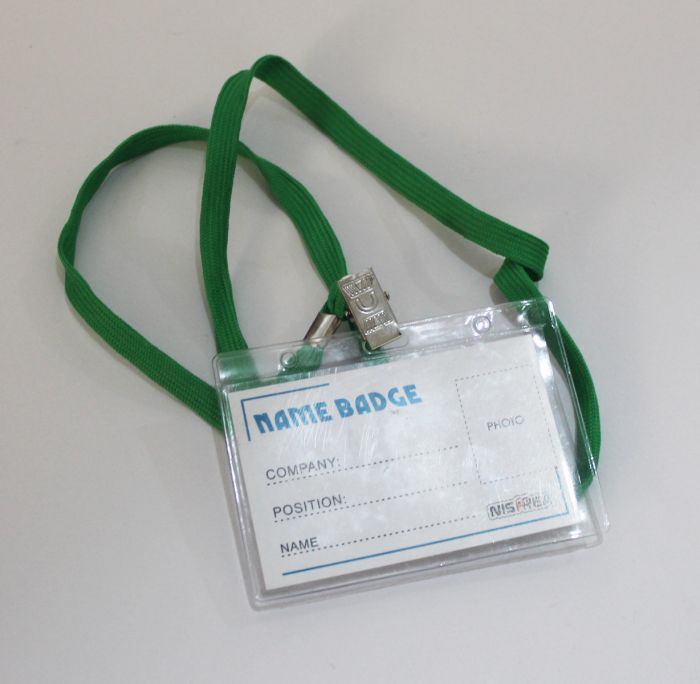 Badge ­avec ­pince­ et ­fil­ (­horizontal) ­110x80­ mm NISPREA