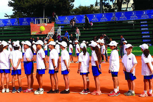 LES CAHIERS SELECTA, SOUTIENNENT LES JEUNES TALENTS DU TENNIS TUNISIEN